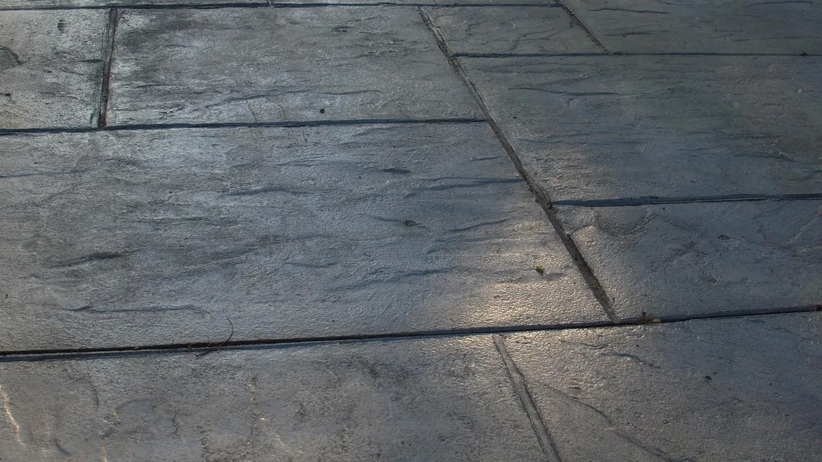 Parlak baskı beton yüzeyine yakın plan